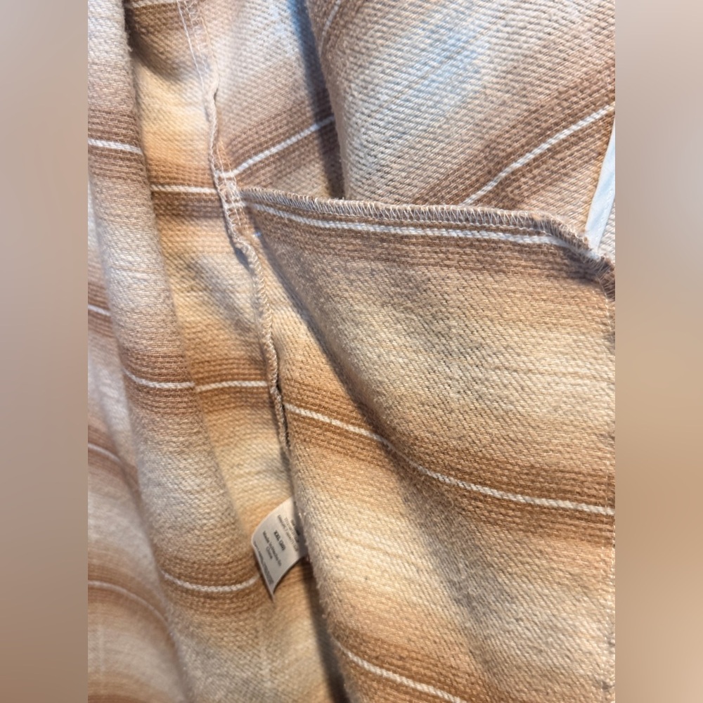 Time & Tru Plaid Shacket Button up - Picture 8 of 8